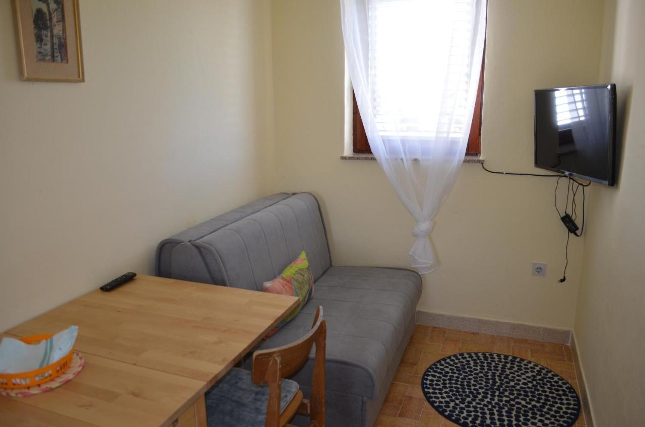Apartments Aneva Baška Екстериор снимка