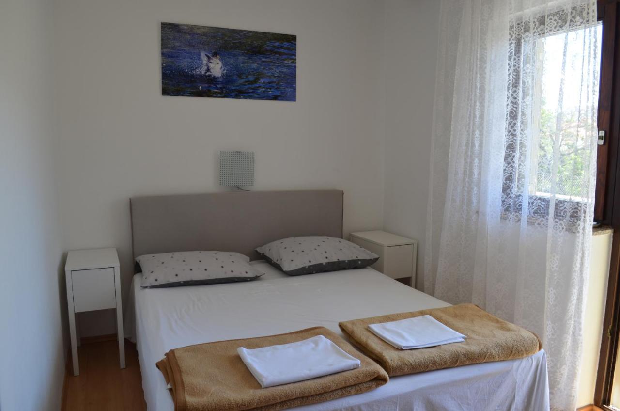 Apartments Aneva Baška Екстериор снимка