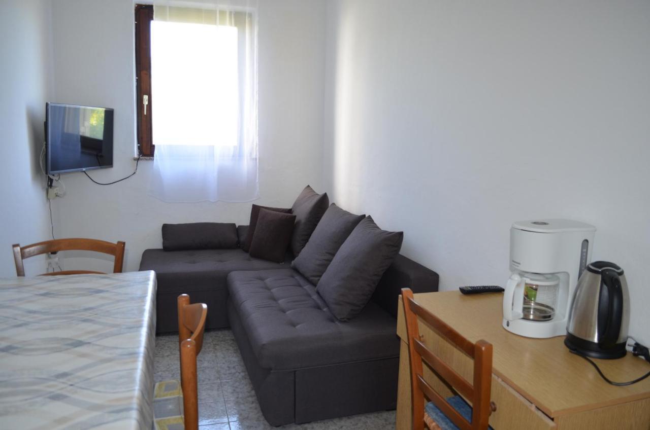 Apartments Aneva Baška Екстериор снимка